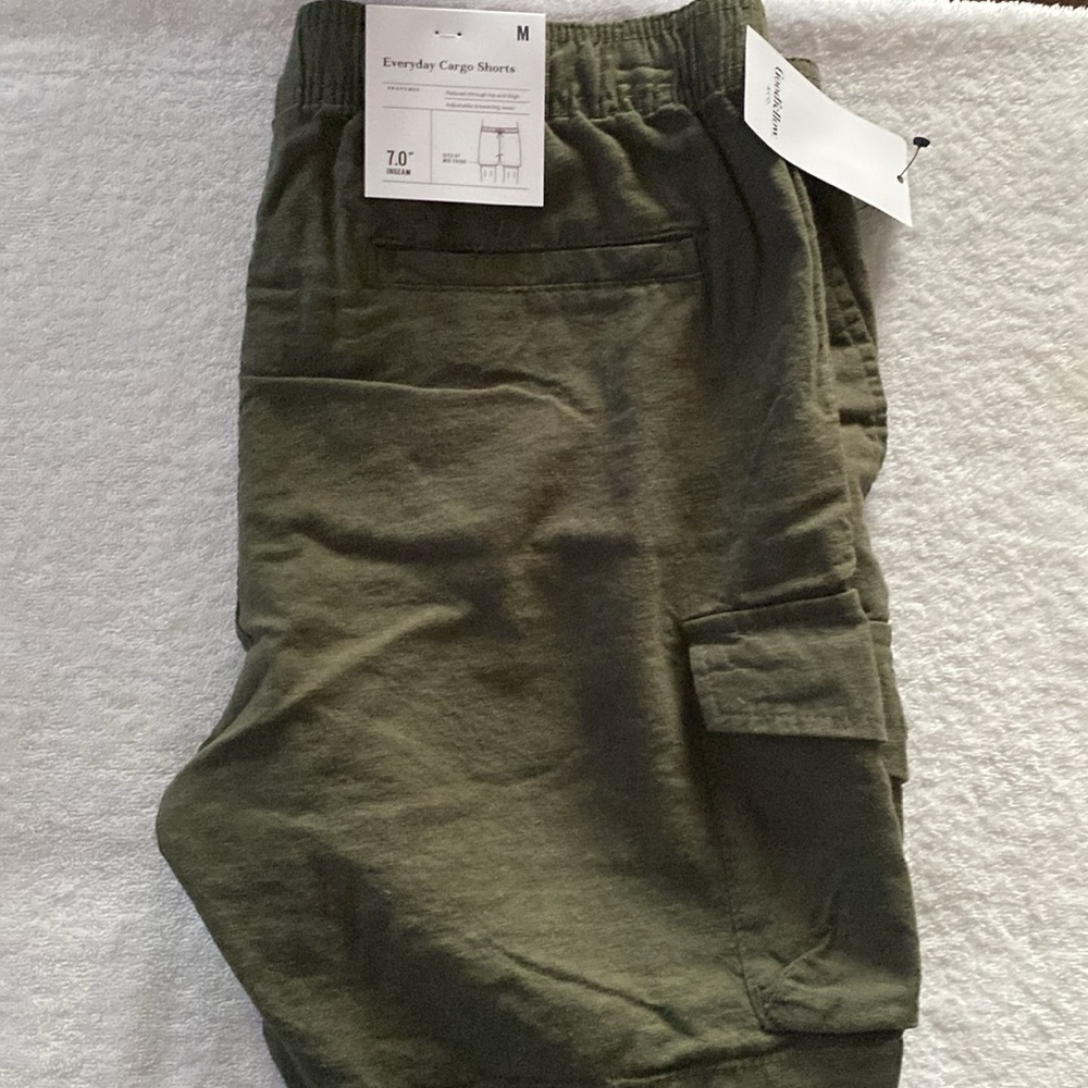 Olive Green Men's Cargo Shorts - Picture 3 of 8